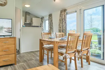 Küche/Küchenzeile in der Unterkunft Süsel Seeparx Ferienhaus Iona