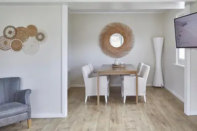 Ein Sitzbereich in der Unterkunft Techts Sommerhaus