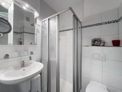Ein Badezimmer in der Unterkunft Objekt-Nr 10 - Strand - Kaiserallee
