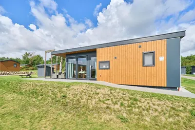 Das Gebäude in dem sich das Ferienhaus befindet