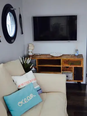 TV/Unterhaltungsangebot in der Unterkunft Hausboot Hafenprinz Lübeck