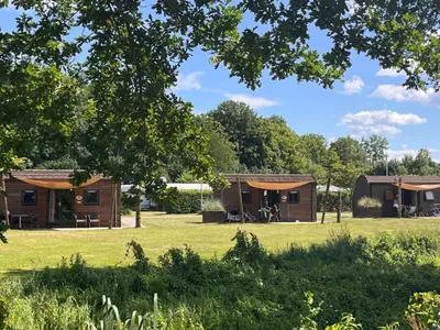 Ein Garten an der Unterkunft Süsel Seeparx Ferienhaus Wakehouse