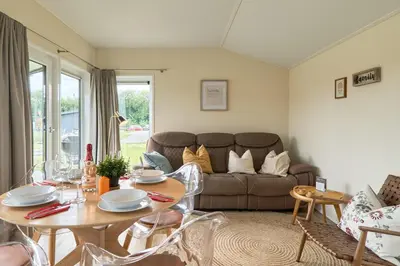 Ein Sitzbereich in der Unterkunft Süsel Seeparx Ferienhaus Carla