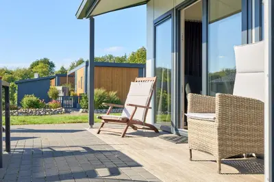 Das Gebäude in dem sich das Ferienhaus befindet
