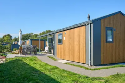 Das Gebäude in dem sich das Ferienhaus befindet