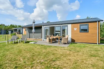 Das Gebäude in dem sich das Ferienhaus befindet