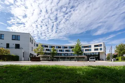 Das Gebäude in dem sich die Ferienwohnung befindet