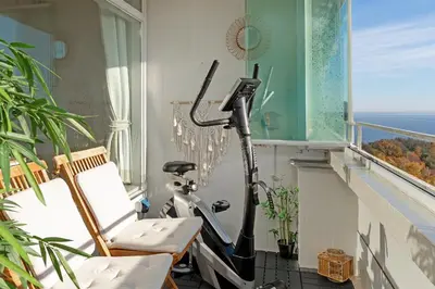 Das Fitnesscenter und/oder die Fitnesseinrichtungen in der Unterkunft Panoramic Loft mit Meerblick