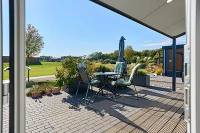 Ein Garten an der Unterkunft Süsel Seeparx Ferienhaus Wellenzauber