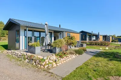 Das Gebäude in dem sich das Ferienhaus befindet