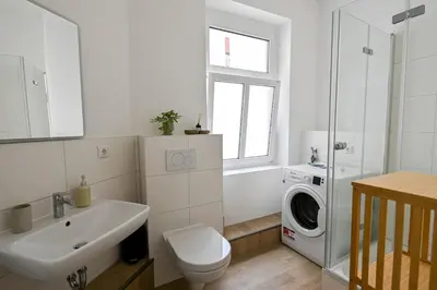 Ein Badezimmer in der Unterkunft Helle 2 Zimmer Altbauwohnung in Lübecks Altstadt