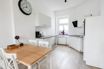 Küche/Küchenzeile in der Unterkunft Helle 2 Zimmer Altbauwohnung in Lübecks Altstadt