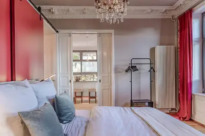 Ein Bett oder Betten in einem Zimmer der Unterkunft Strandvilla Strandpalais - historischer Charme in exklusiver Lage
