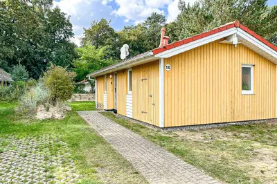 Das Gebäude in dem sich das Ferienhaus befindet