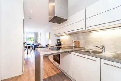 Küche/Küchenzeile in der Unterkunft Promenadenvilla 03 Wohnung 02