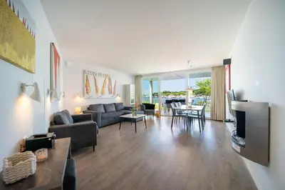 Ein Sitzbereich in der Unterkunft Promenadenvilla 03 Wohnung 01