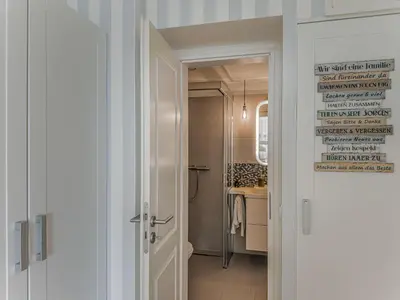 Ein Badezimmer in der Unterkunft Objekt-Nr 49 - Strand - Trelleborgallee