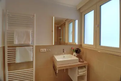 Ein Badezimmer in der Unterkunft Villa Johanna App 1- mit zwei Balkonen & Garten - nur wenige Schritte vom Strand