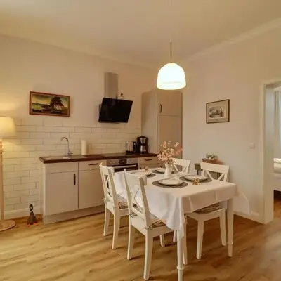 Villa Johanna App 1- mit zwei Balkonen & Garten - nur wenige Schritte vom Strand