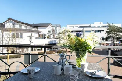 Ein Restaurant oder anderes Speiselokal in der Unterkunft Ferienwohnung Logenplatz Timmendorfer Strand