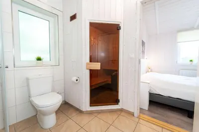 Ein Badezimmer in der Unterkunft Freibeuterweg - Dorf 6 Ferienhaus 14