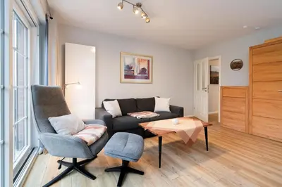 Ein Sitzbereich in der Unterkunft Gorch-Fock-Park Ferienwohnung 