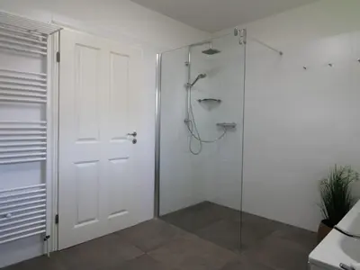 Ein Badezimmer in der Unterkunft Holiday apartment with 2 bedrooms