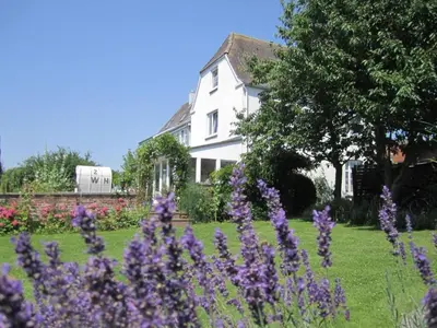 Ein Garten an der Unterkunft Apartment Wohnung in Gießelrade mit Großem Garten by Interhome