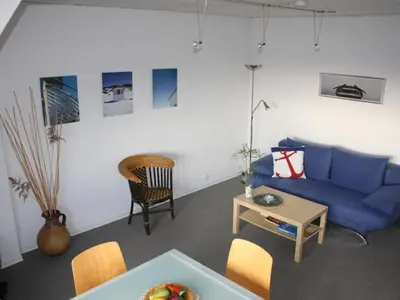 Ein Sitzbereich in der Unterkunft Apartment Wohnung in Gießelrade mit Großem Garten by Interhome