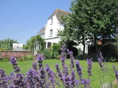 Ein Garten an der Unterkunft Apartment Wohnung in Gießelrade mit Großem Garten by Interhome
