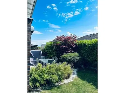 Ein allgemeiner Bergblick oder ein Berglick von des Ferienhauses aus