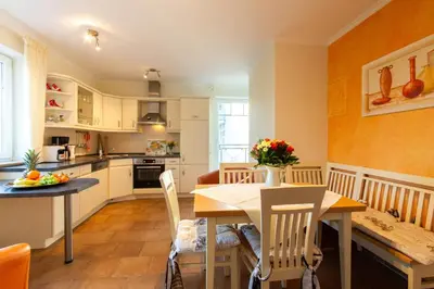 Küche/Küchenzeile in der Unterkunft Ferienwohnung Moderne Kurparkresidenz Whg. 9