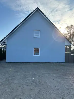 Das Gebäude in dem sich das Ferienhaus befindet