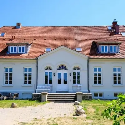 KVH FeWo Lübeck & Priwall für 19 Gäste im EG