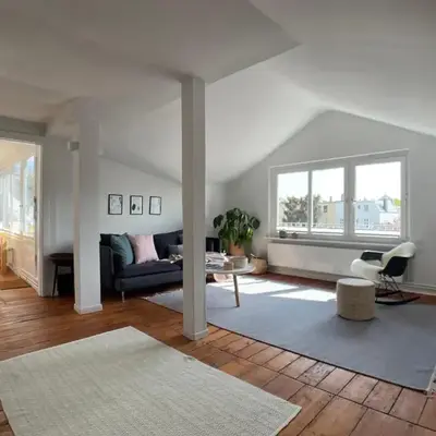 Helle Dachgeschosswohnung mit großer Südterrasse
