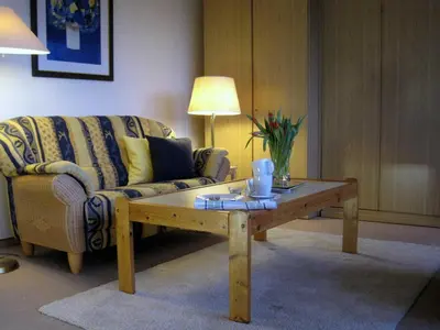Ein Sitzbereich in der Unterkunft Haus Seeburg nur 100m zum Strand und Tennisanlage 2 1a