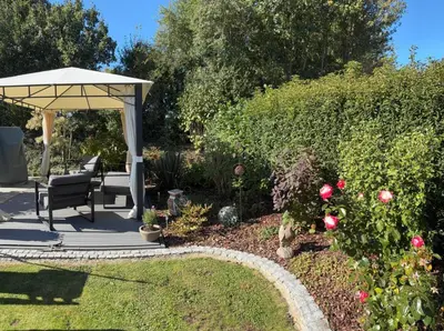 Ein Garten an der Unterkunft 4 Zimmer Ostseetraum