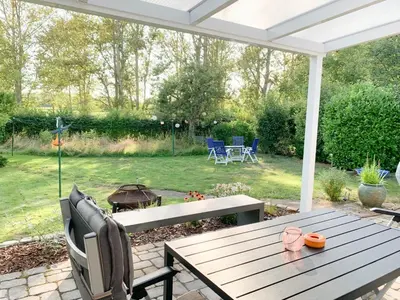 Ein Garten an der Unterkunft Ferienbungalow Kleine Hummelkate