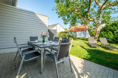 Ein Garten an der Unterkunft Haus FRIEDA, Bude B