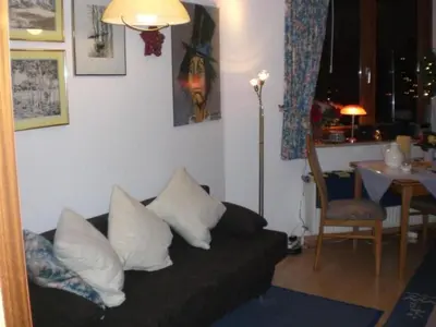 Ein Sitzbereich in der Unterkunft Apartment Gesamte Wohnung in Alt Travemünde-Rönnau by Interhome