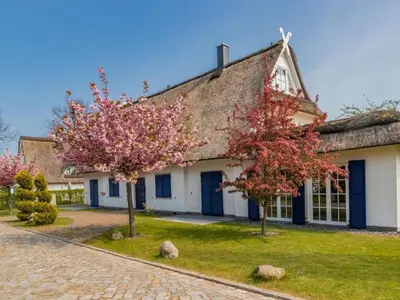 Das Gebäude in dem sich das Ferienhaus befindet