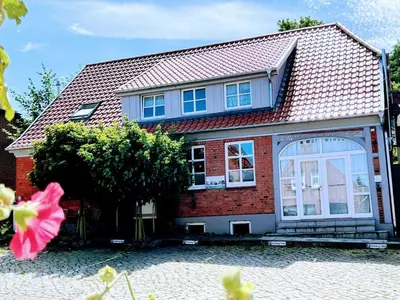 Das Gebäude in dem sich die Ferienwohnung befindet