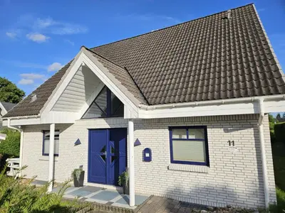 Das Gebäude in dem sich das Ferienhaus befindet