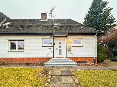 Das Gebäude in dem sich die Ferienwohnung befindet