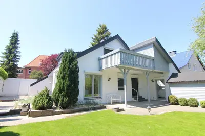 Das Gebäude in dem sich die Ferienwohnung befindet
