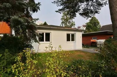 Das Gebäude in dem sich das Ferienhaus befindet