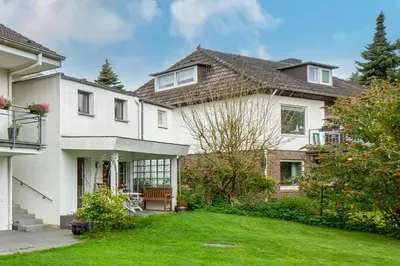 Das Gebäude in dem sich die Ferienwohnung befindet