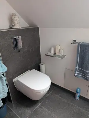 Ein Badezimmer in der Unterkunft Helle voll ausgestattete 2 Zi Whg im Grünen