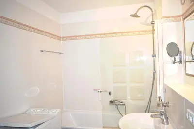 Ein Badezimmer in der Unterkunft Ostseeallee 18 Ferienwohnung Muschelsucher