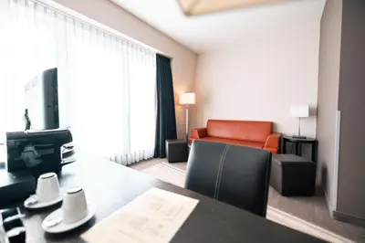 Ein Sitzbereich in der Unterkunft ATLANTIC Hotel Lübeck